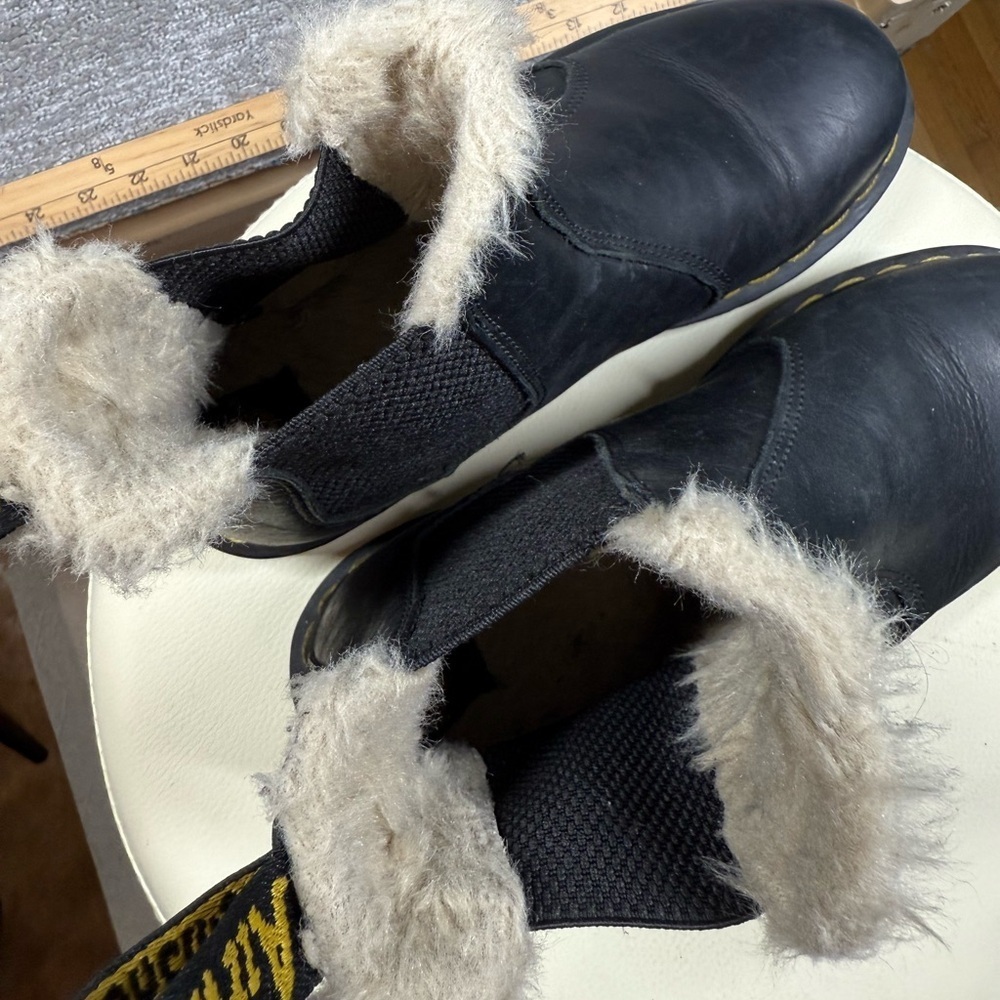 Dr Marten Black 2976 Leonore Faux Furlined Chelsea Pull On Boot Size 6 - Picture 4 of 7